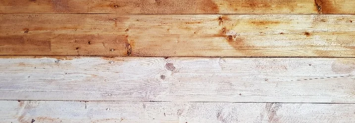 Holzlatten - unbehandelt und weiß lasiert